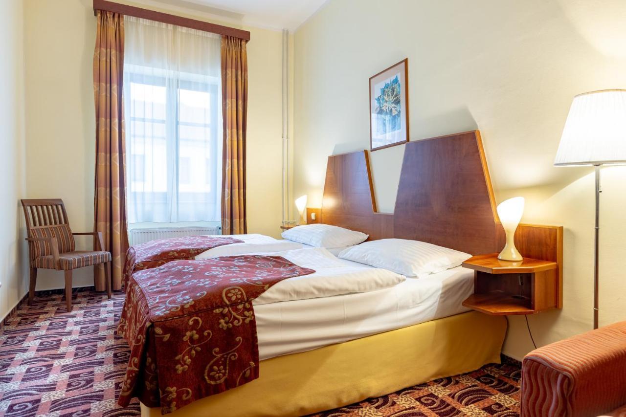 Grandhotel Zvon Ceske Budejovice Luaran gambar