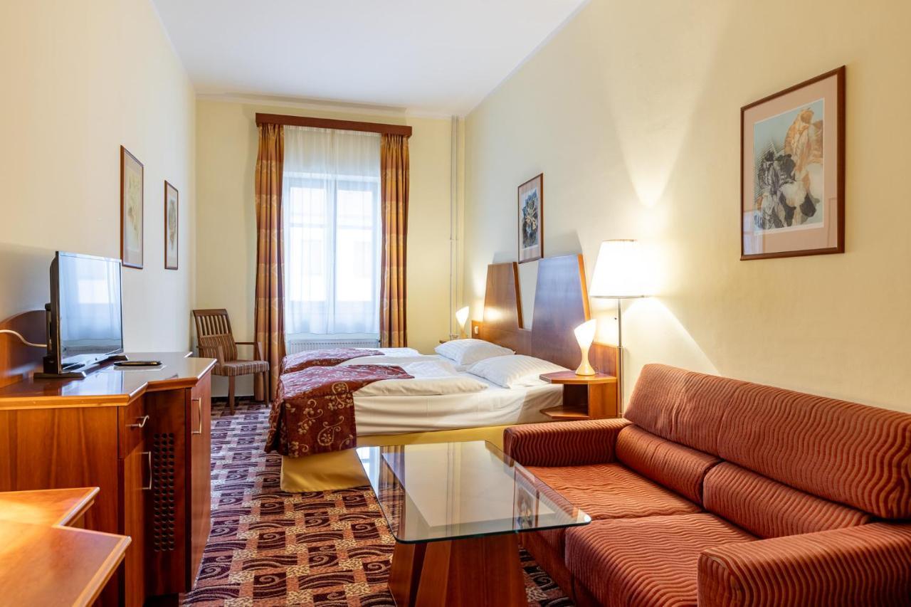 Grandhotel Zvon Ceske Budejovice Luaran gambar