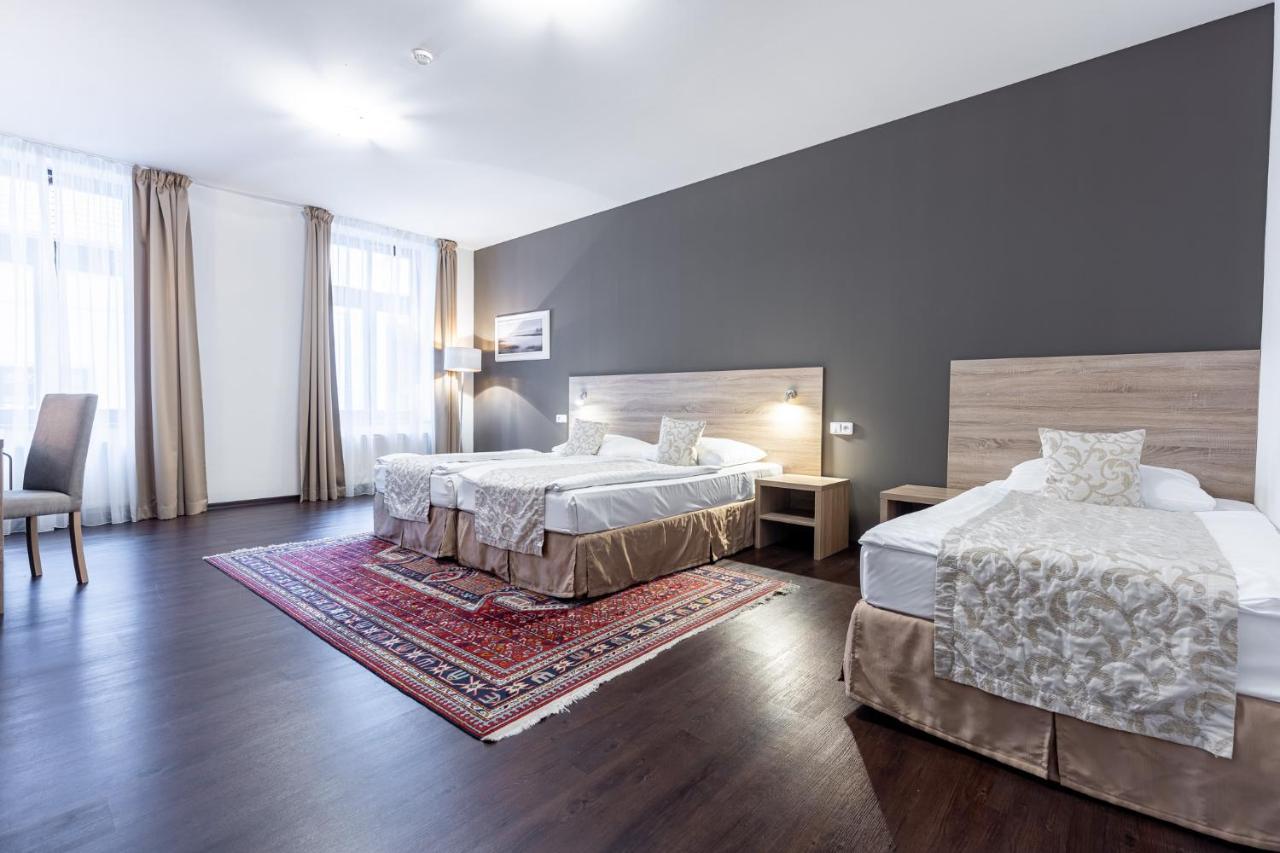 Grandhotel Zvon Ceske Budejovice Luaran gambar