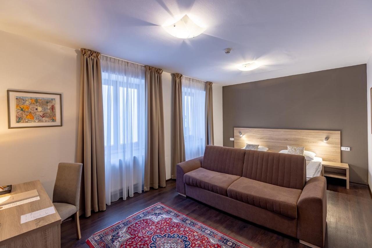 Grandhotel Zvon Ceske Budejovice Luaran gambar