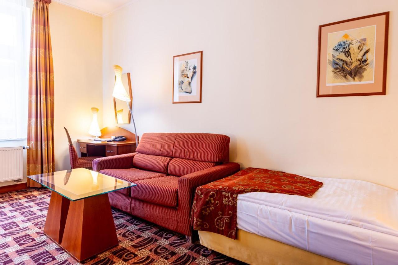 Grandhotel Zvon Ceske Budejovice Luaran gambar