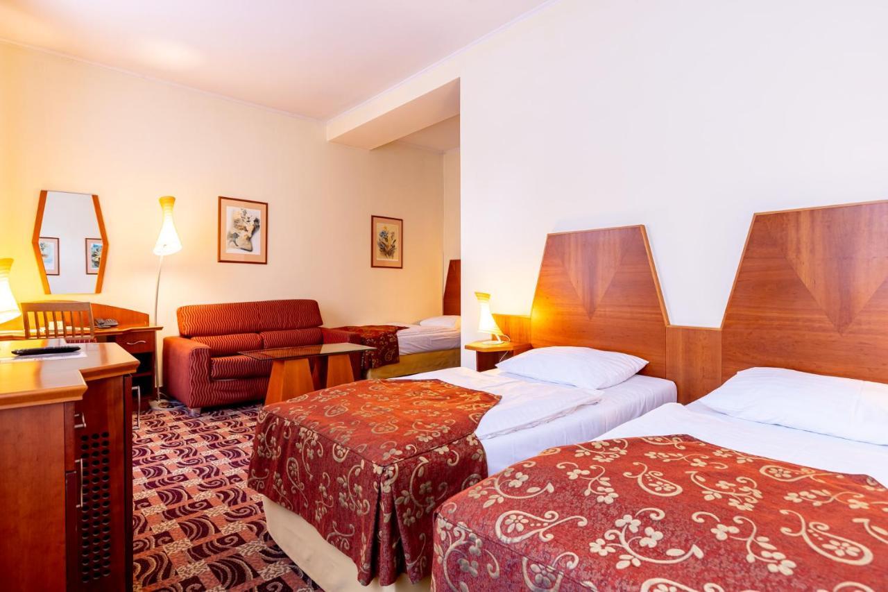 Grandhotel Zvon Ceske Budejovice Luaran gambar