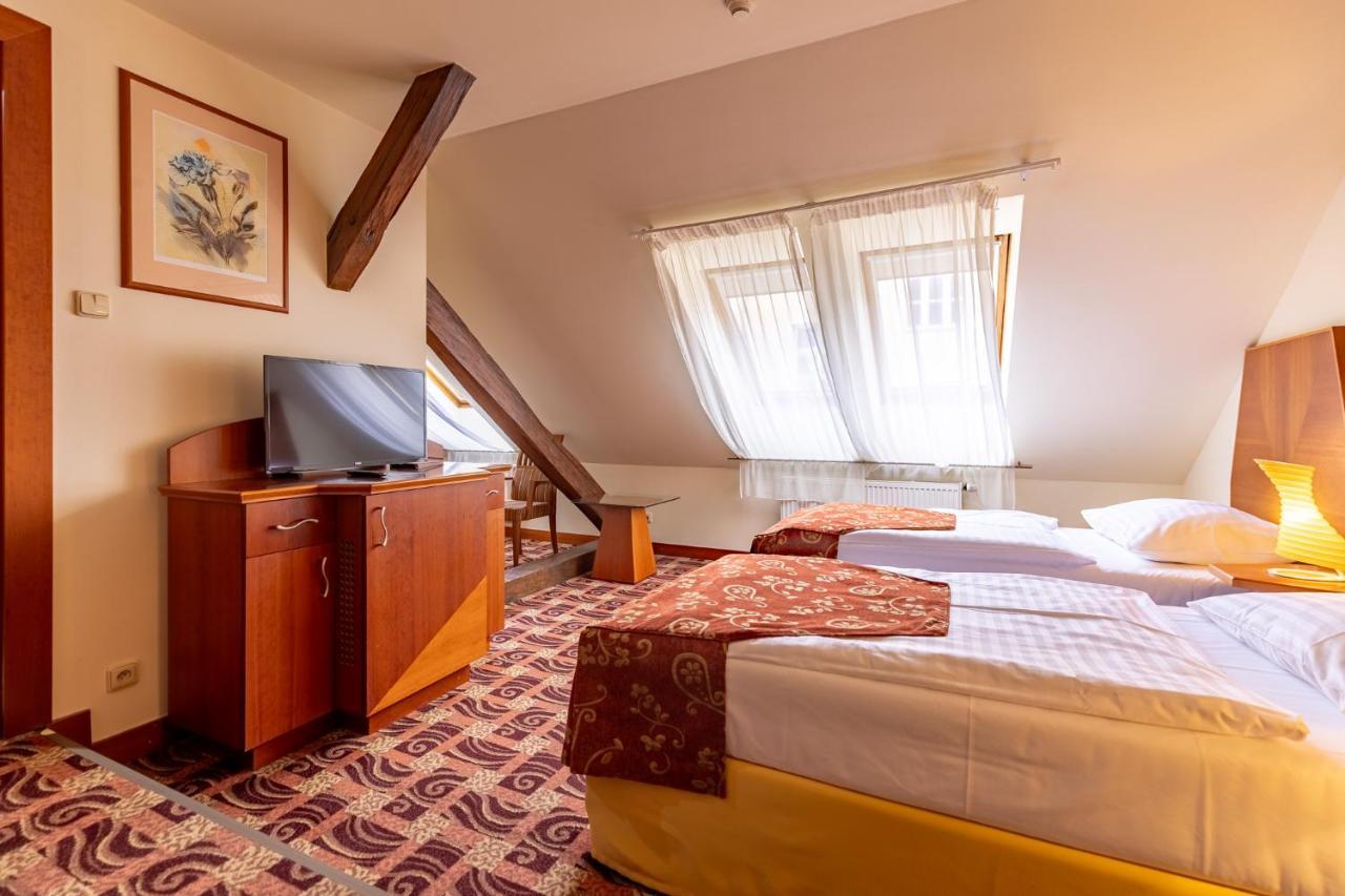 Grandhotel Zvon Ceske Budejovice Luaran gambar