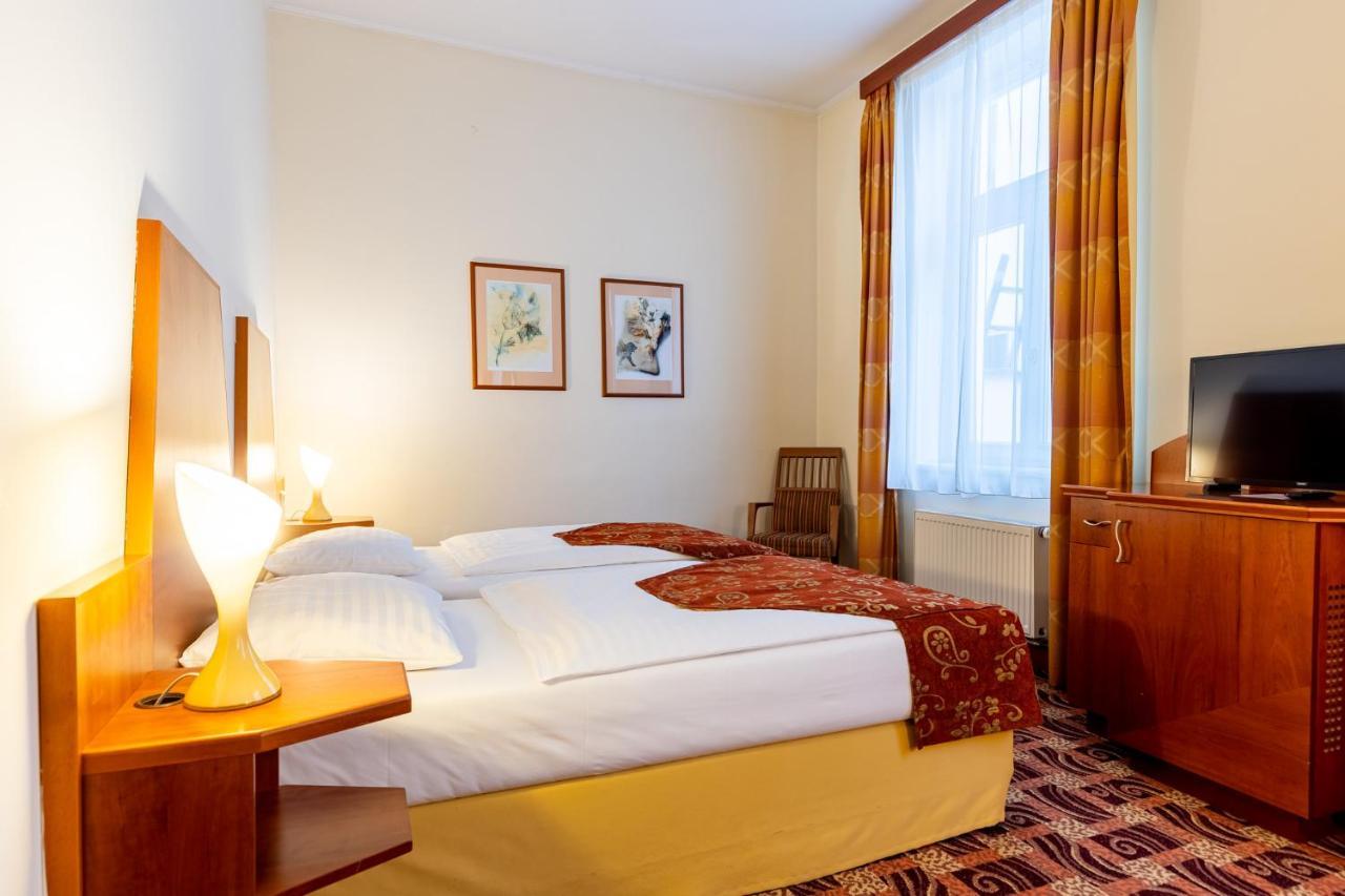 Grandhotel Zvon Ceske Budejovice Luaran gambar