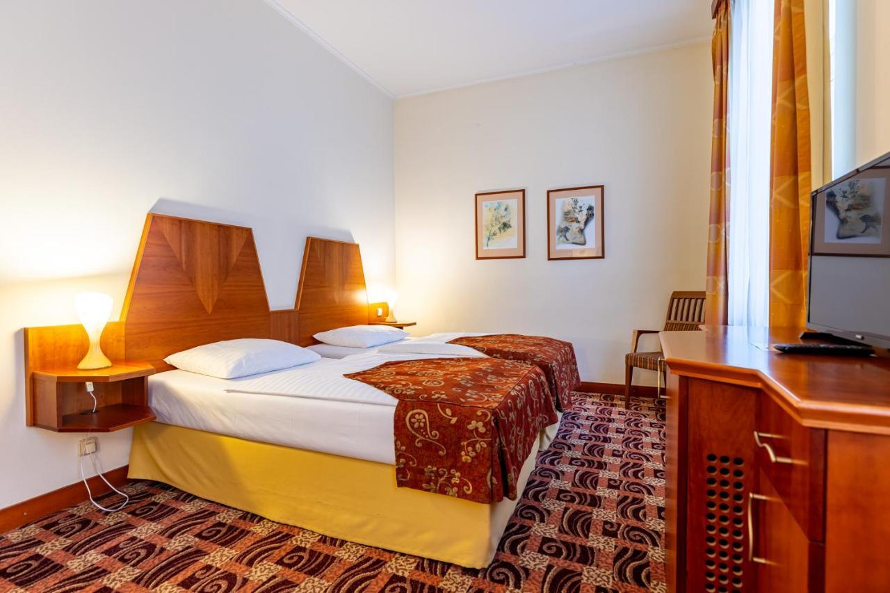 Grandhotel Zvon Ceske Budejovice Luaran gambar