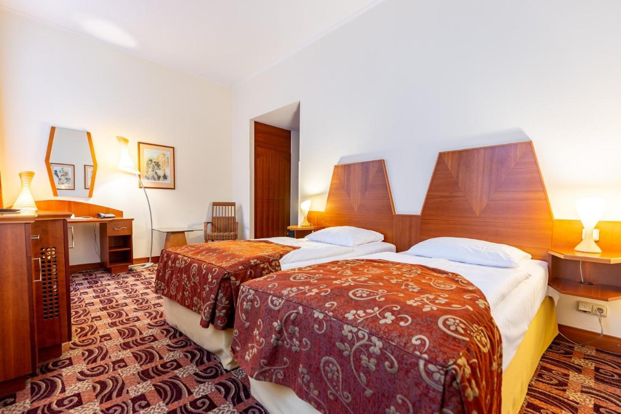 Grandhotel Zvon Ceske Budejovice Luaran gambar