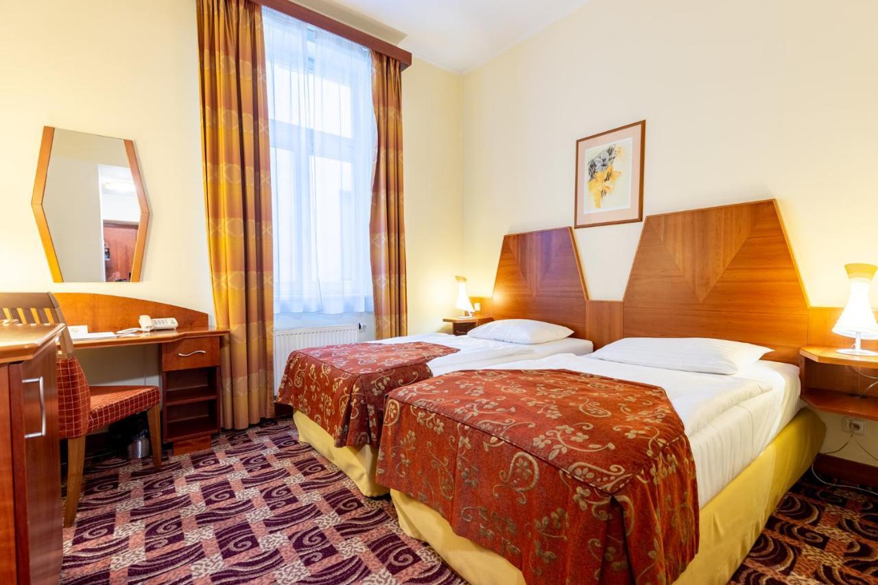 Grandhotel Zvon Ceske Budejovice Luaran gambar