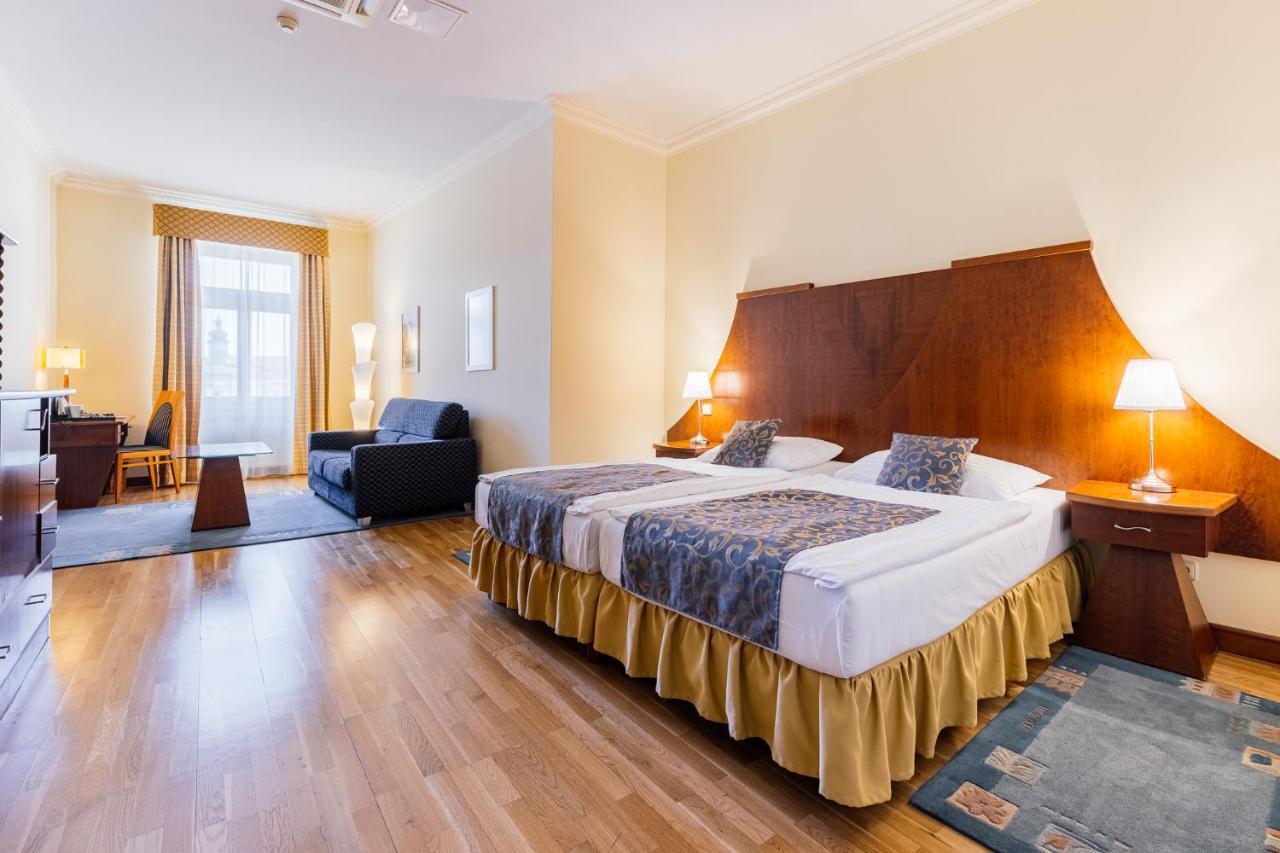 Grandhotel Zvon Ceske Budejovice Luaran gambar