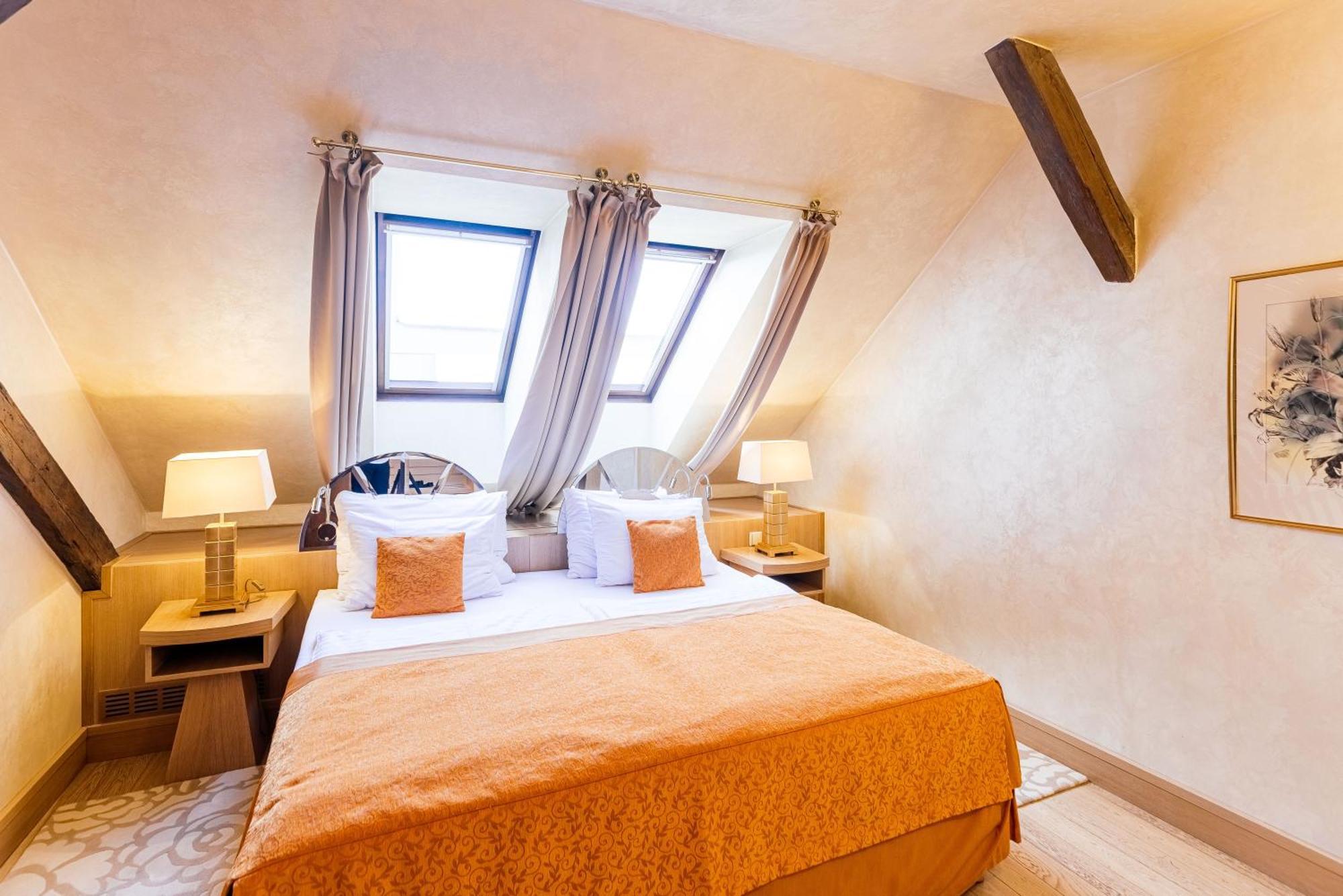 Grandhotel Zvon Ceske Budejovice Luaran gambar