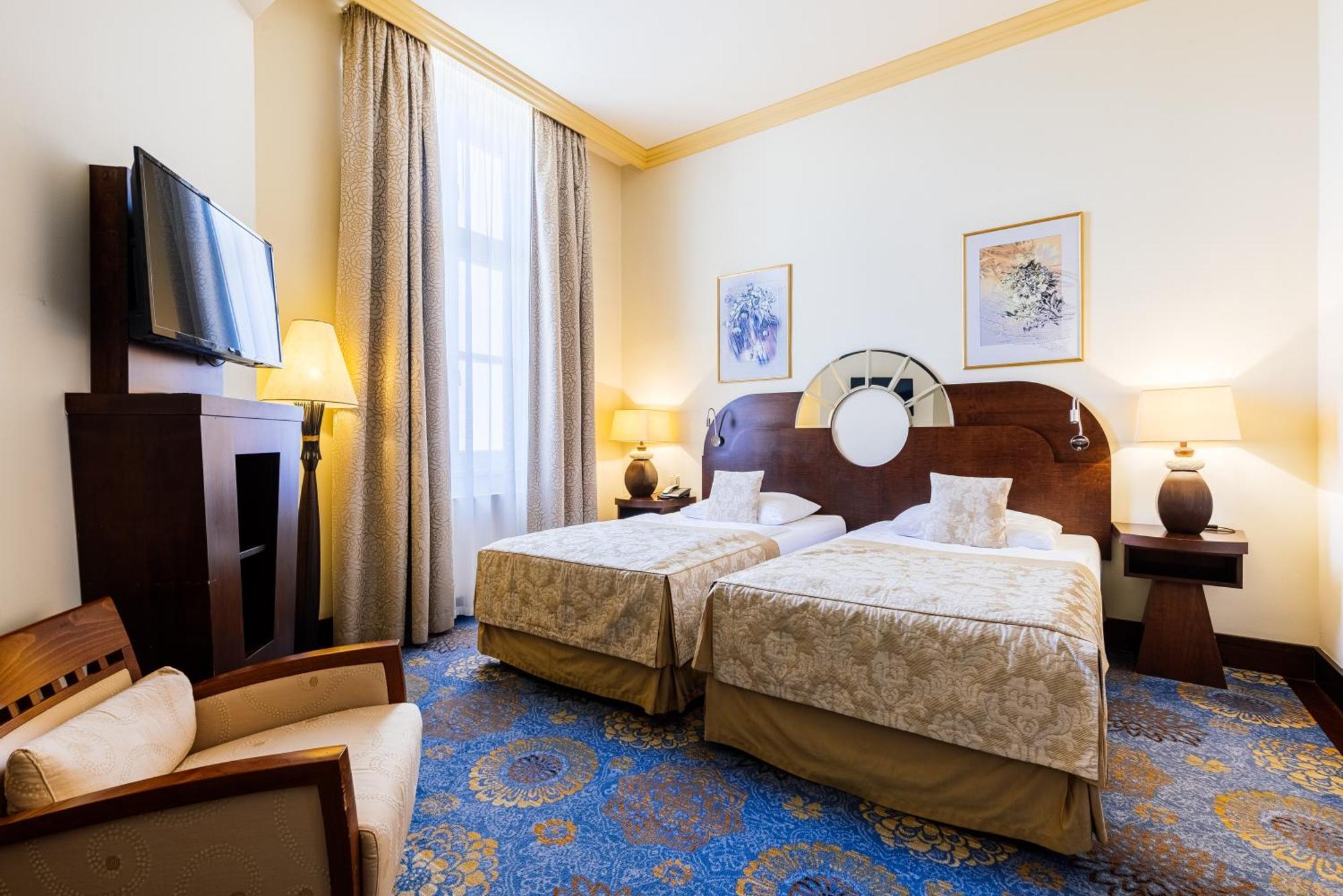 Grandhotel Zvon Ceske Budejovice Luaran gambar